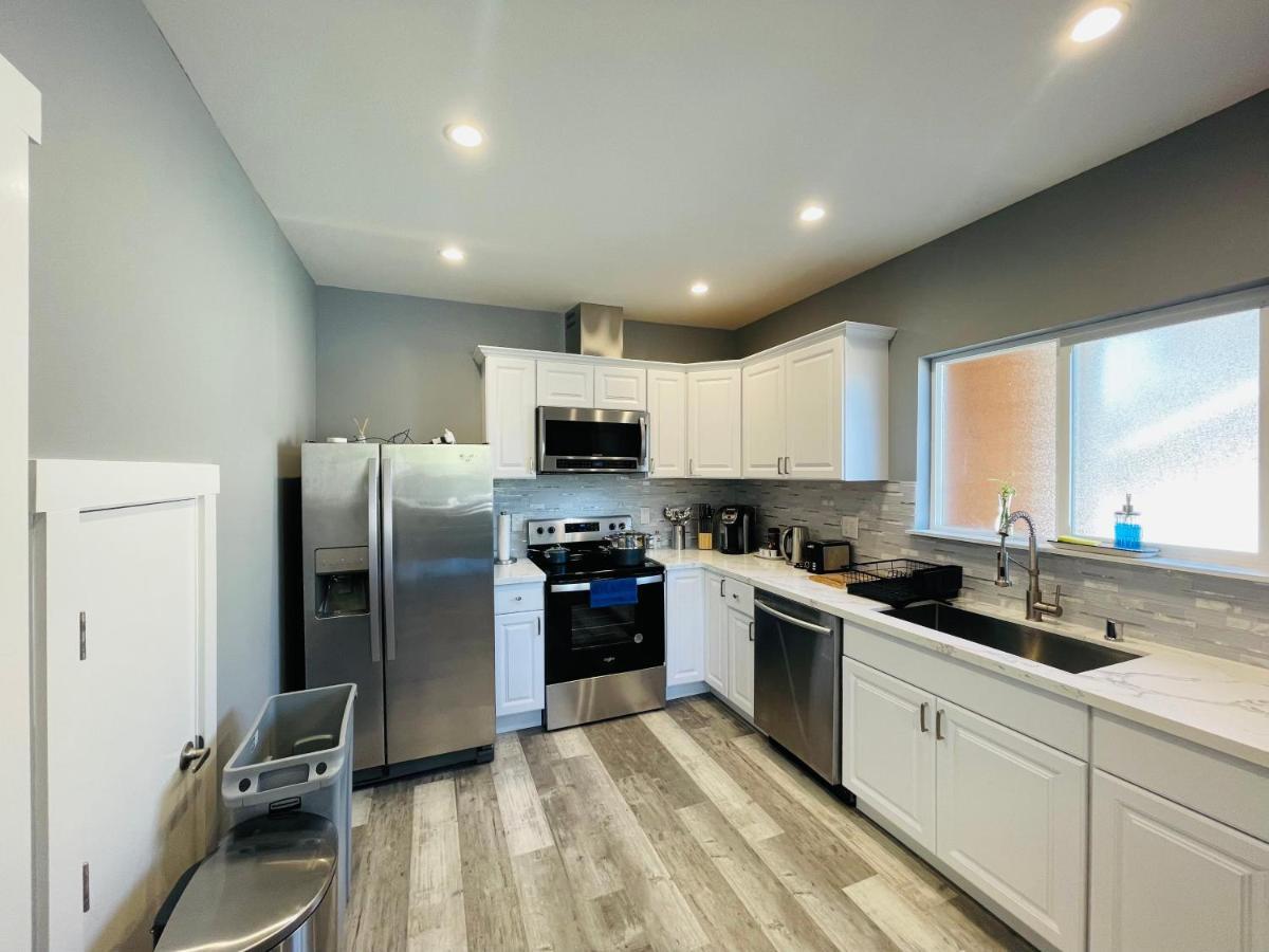 Green Lake 1St Line Home A With Central Air Conditioners Seattle Extérieur photo